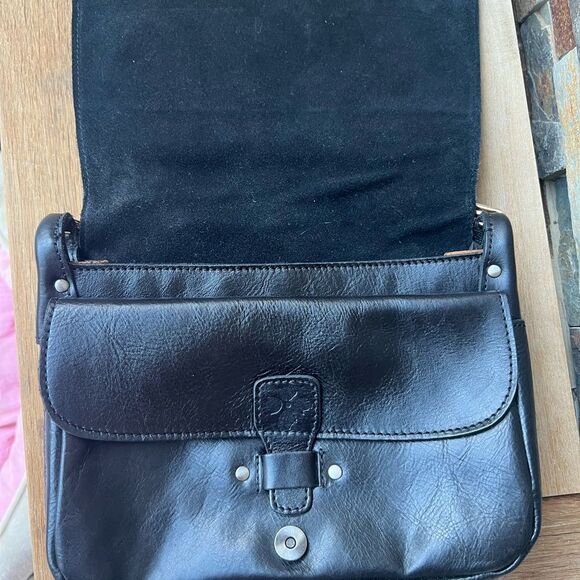 Patricia Nash Black Leather Crossbody Used once Adorable - Picture 10 of 10